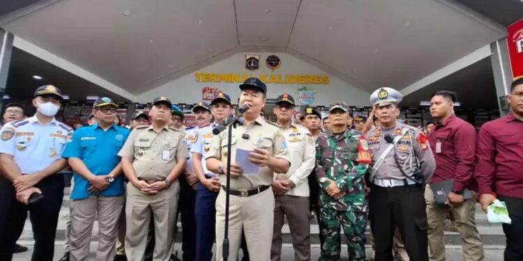 Mudik Nataru, Pj Gubernur Jakarta Cek Kesiapan Bus dan Sopir di Terminal Kalideres