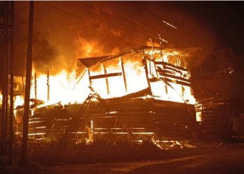 Diduga Gara-Gara Aksi Main Bakar Petasan, Gudang Anugerah Land di Jalan Watem Di Lahap Si Jago Merah