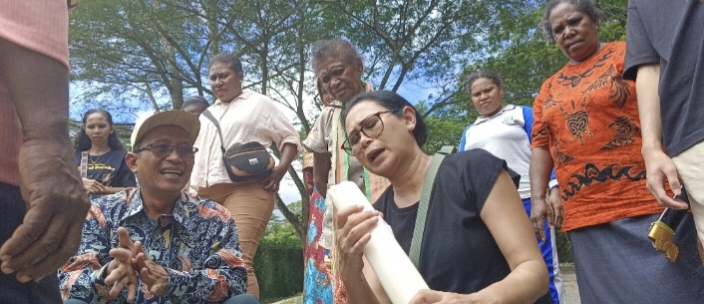 Manfaatkan Pelepah Pisang, Ketua Deskaranada Kabupaten Sorong Yakin Mampu Hasilkan Karya Bernilai Ekonomi Tinggi