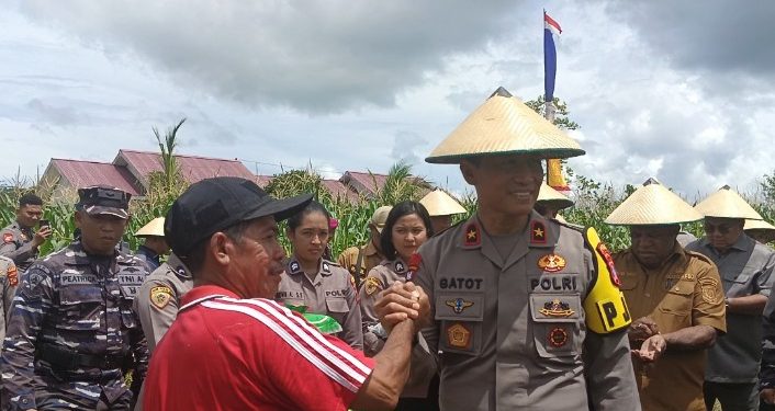 Dukung Program Swasembada Pangan, Kapolda Papua Barat Daya Pimpin Tanam Jagung Serentak 1 Juta Hektar Di Sorong