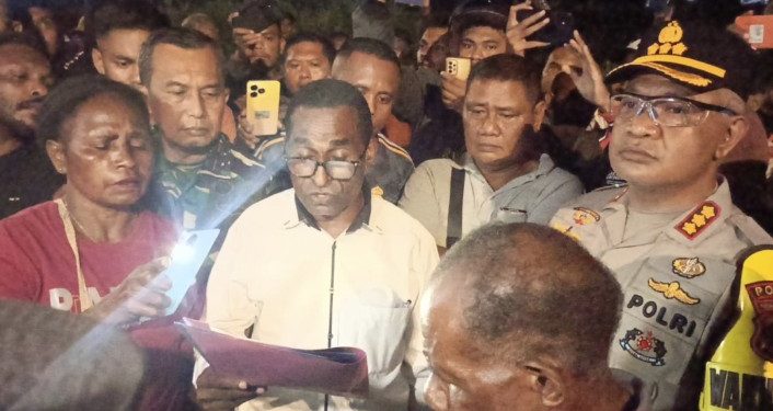 Disepakati 2 M, Keluarga Korban Penganiayaan Akhirnya Buka Blokade Jalan Di Km 17 Kota Sorong Papua Barat Daya 