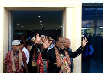 Tiba Disorong Johny Kamuru dan Ahmad Sutedjo Disambut Dengan Kesederhanaan