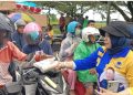 Berbagi Kebersamaan Di Bulan Suci Ramadhan Rumah Aspirasi Sahabat Rico Sia Bagikan 5.500 Takjil 