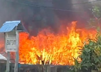 Dua Rumah Ludes Terbakar di Sorong, Balita Selamat Berkat Aksi Heroik Pengantar Galon