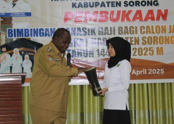 Bupati Sorong Hadiri Pembukaan Bimbingan Manasik Haji Tahun 2025: Bekal Spiritual dan Logistik Menuju Tanah Suci