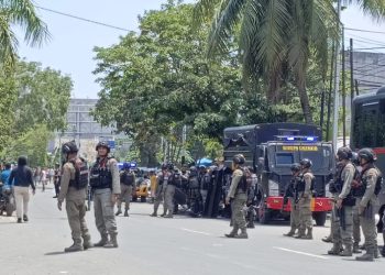 Bentrokan Warga Kembali Pecah di Sorong, Polisi Kerahkan Pasukan Bersenjata Lengkap