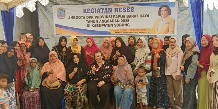 Reses Nansy Pricillia Karundeng di Aimas, Warga Keluhkan Normalisasi Sungai dan Harga Pupuk yang Mahal