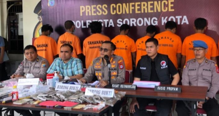 Polresta Sorong Kota Ungkap Kasus Pencurian HP di Toko Pink Seluler: Pelaku Mantan Karyawan, Gasak 35 Unit Barang Elektronik