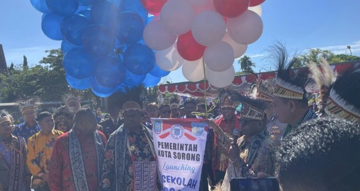 Launching Sekolah Gratis di Kota Sorong, Gubernur Elisa Kambu :Ini Komitmen Nyata Untuk Masa Depan Anak-Anak Papua Barat Daya