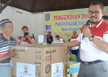 Senator Songkok Hijau Hartono Beri Apresiasi di 1 Muharam 1447 H, Parmin Terima Hadiah Kulkas