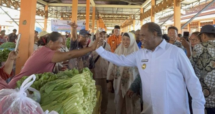 Jelang HUT ke-58, Pemerintah Kabupaten Sorong Gelar Pasar Pangan Murah untuk Ringankan Beban Masyarakat