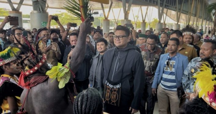 Sorong Menyala: Daud Yordan Naik Ring, Senator DPD RI Turun ke Tanah Malamoi