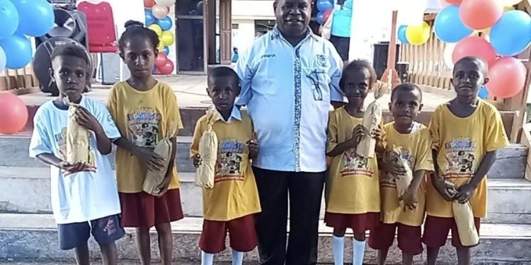 Dinas P2KBP3A Sorong Peringati Hari Anak Nasional di Maudus, Tegaskan Komitmen untuk Anak Pedalaman