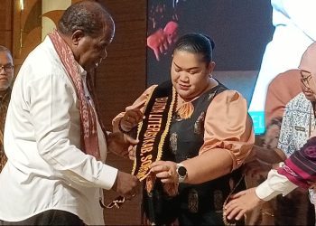 Dikukuhkan Sebagai Bunda Literasi, Junita Kamuru Usung Misi Pelestarian Bahasa Moi