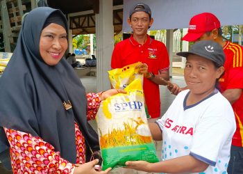 Beras Murah GPM Jadi Rebutan,Pemerintah Kabupaten Sorong Gelontorkan 8 Ton Beras