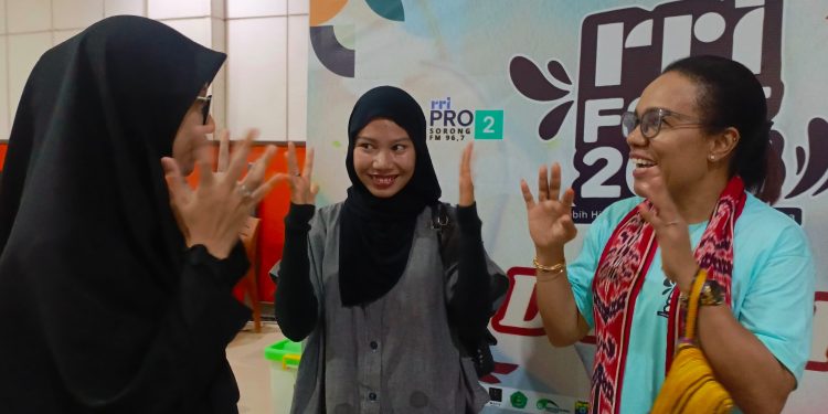 Dari Beras Murah hingga Puisi Disabilitas Jadi Magnet Perayaan RRI Fest Sorong 2025
