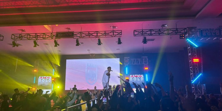 Sorong Bergetar oleh Hip-Hop Aimzone Concert 2025 Hidupkan Malam di Aimas Convention Center