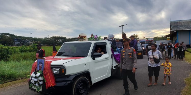 Selamat Jalan Presiden Saf’com,Isak Tangis Pecah saat Jenazah Almarhum Gusti Sagrim Tiba di Bandara DEO Sorong