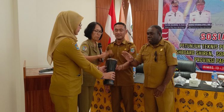 DKPPKB Papua Barat Daya Sosialisasikan Fitur Baru ASPAK, SIRen, SOPHI, dan Implus untuk Perkuat Layanan Kesehatan Digital