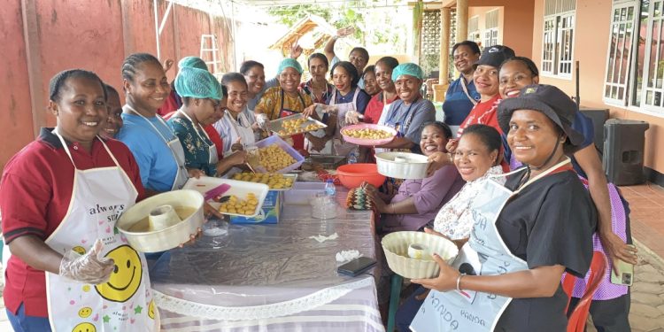 Perempuan Moi Belajar Tata Boga, Dorong Kemandirian Ekonomi Lewat Kue Tradisional dan Modern