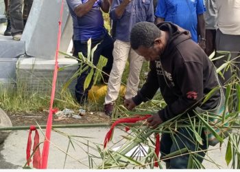 Tuntutan Hak Ulayat, Masyarakat Adat Makmini Palang Pasar Mariat Kabupaten Sorong: Aktivitas Lumpuh dan Puluhan Kendaraan Terjebak Macet