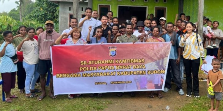 Polda Papua Barat Daya Pererat Kebersamaan Menjelang Natal Lewat Program Sambang Warga