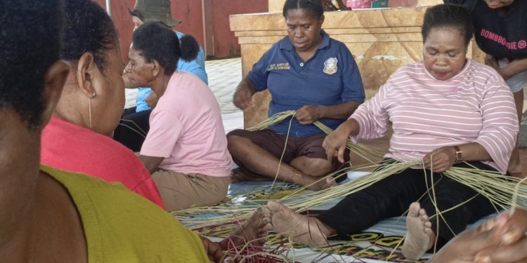 Perempuan Moi Jadi Penggerak, Program Prabowo Buka Ruang Kemandirian Ekonomi di Papua Barat Daya