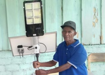 Energi Terbarukan Masuk Kampung: Solar Cell Terangi Harapan Baru Warga Klablim