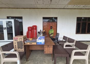 Pemerintah Pusat Perkuat Layanan Administrasi Kampung Fafi lewat Bantuan Peralatan Kantor