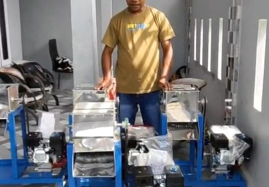 Serahkan Alat Pengolahan Sagu,Jejak Program Presiden Prabowo di Kampung Yeflio