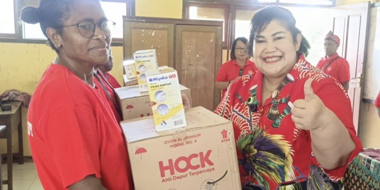 Dekranasda Kabupaten Sorong Hadirkan Pelatihan Kuliner untuk Mama-Mama Papua di Pelosok, Dorong Kemandirian Ekonomi Lewat Aneka Kue Basah